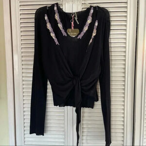 One Girl Who Set of Sleeve less and Sweater Women’s size L Tie Bead